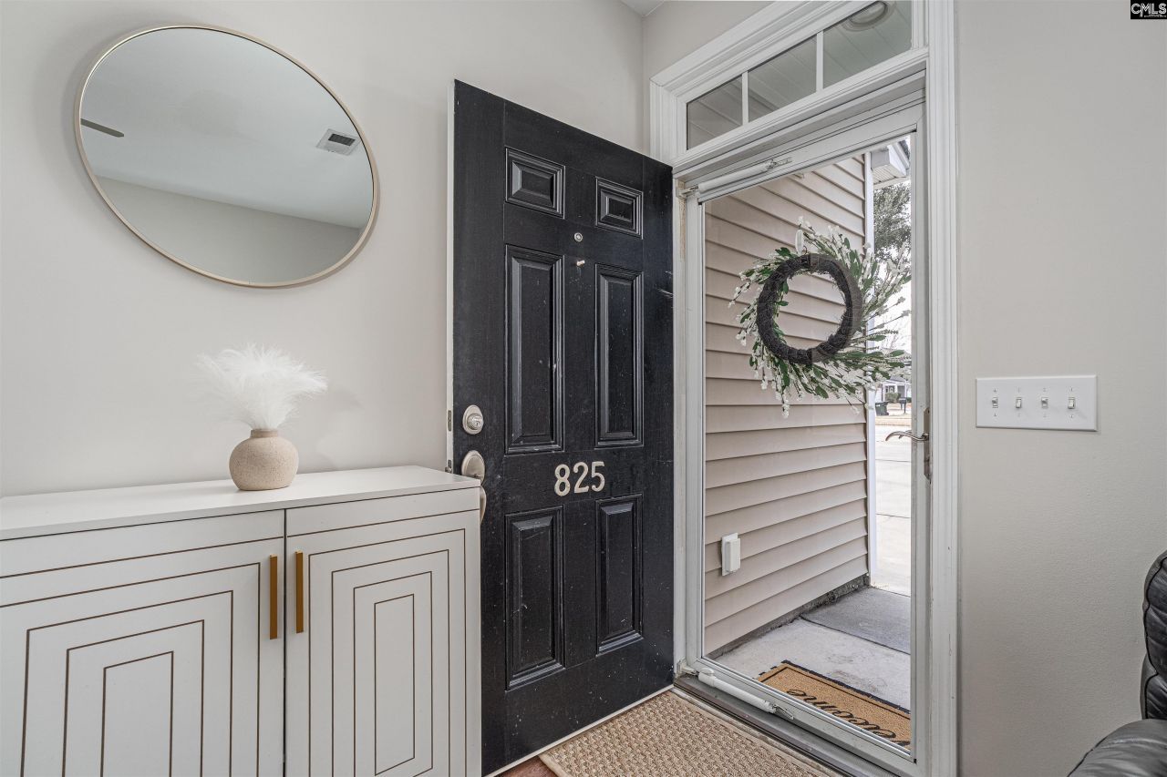 825 Scarlet Leaf Lane Photo 6