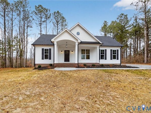 79 E Sunrise Drive, Warsaw, VA 22572