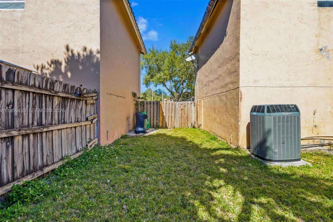 15804 SW 112th Ter, Miami, FL 33196 Photo