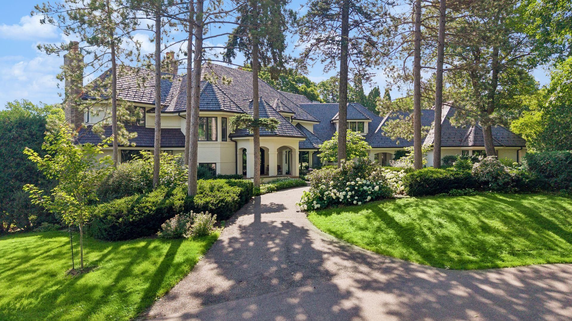 2505 Cedar Point Drive, Wayzata, MN 55391