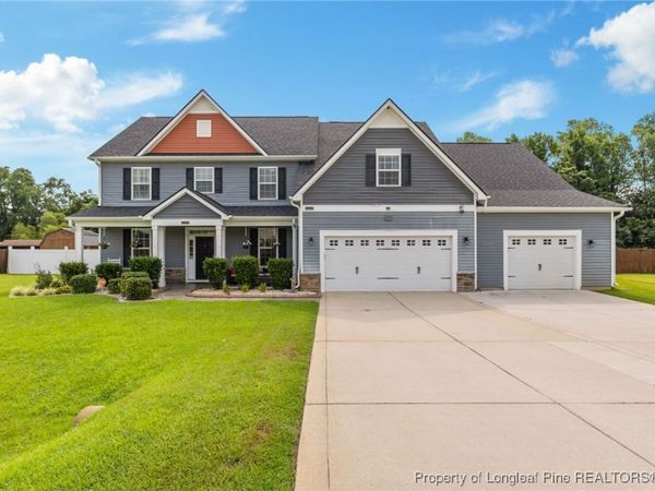 609 Thornbrooke Drive, Hope Mills, NC 28348