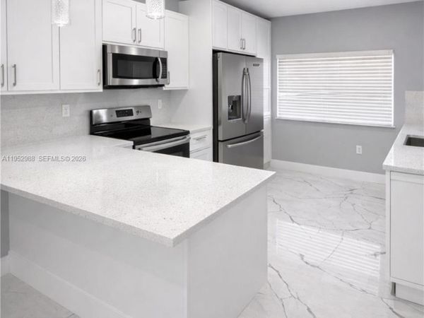 7925 W 29th Way , Unit 201, Hialeah, FL 33018