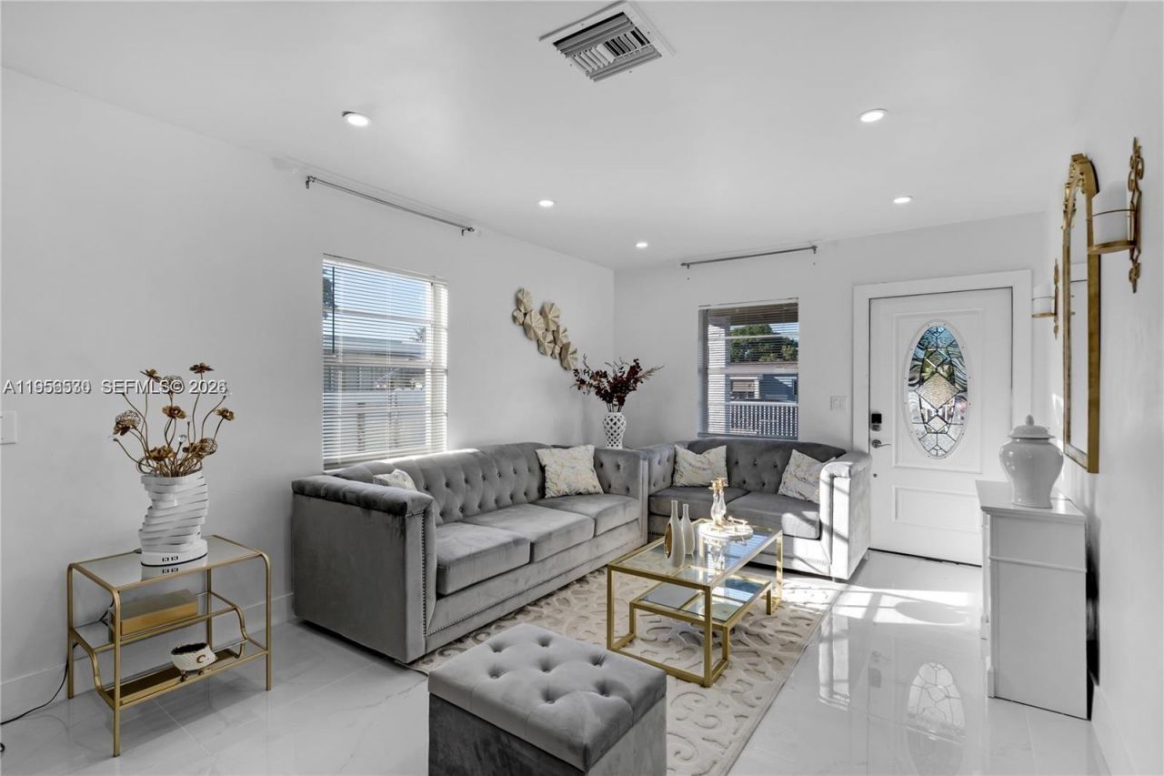 174 E 40th St , Hialeah, FL 33013 Photo