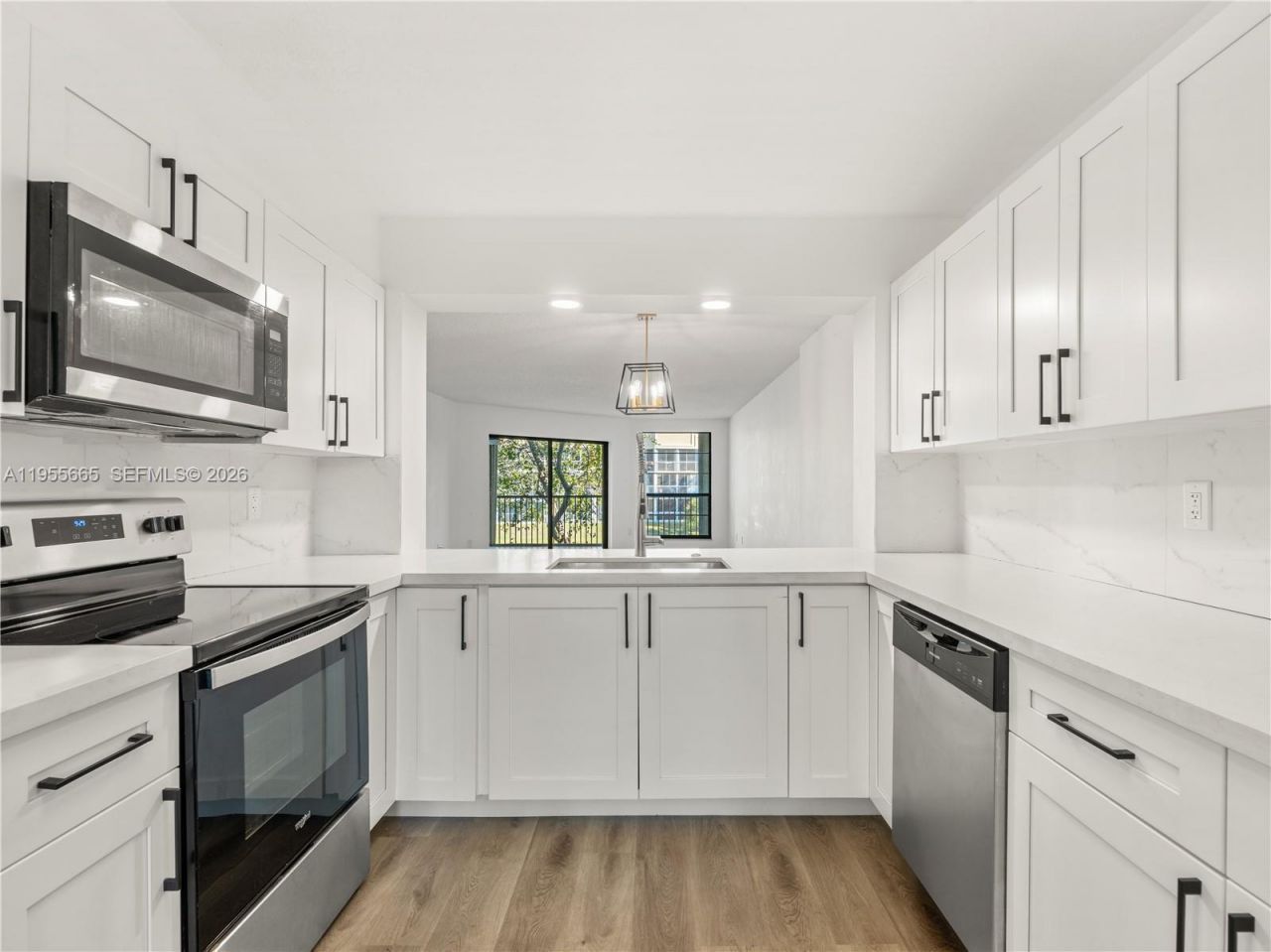 7547 Fairfax Dr, Unit 210, Tamarac, FL 33321 Photo