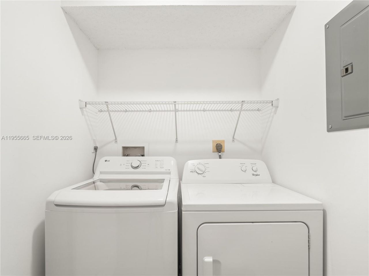 7547 Fairfax Dr, Unit 210, Tamarac, FL 33321 Photo