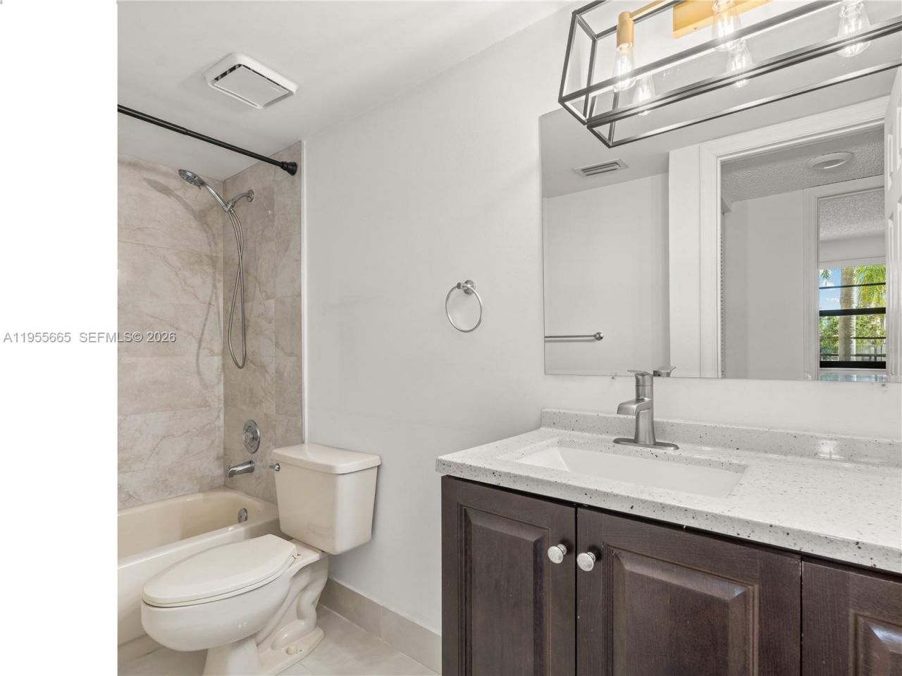 7547 Fairfax Dr, Unit 210, Tamarac, FL 33321 Photo