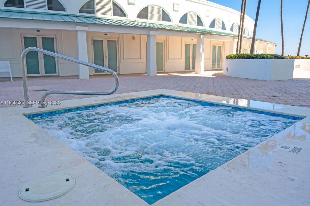 16485 Collins Ave, Unit 632, Sunny Isles Beach, FL 33160 Photo