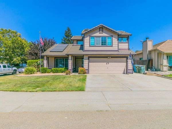 690 Woodard Way, Dixon, CA 95620