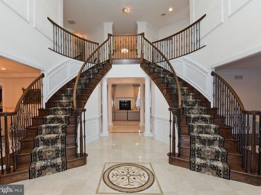 10 RAKER COURT, HILLSBOROUGH, NJ 08844
