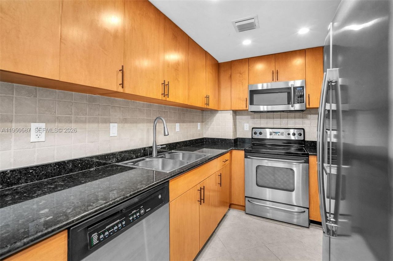 10350 W Bay Harbor Dr, Unit 8F, Bay Harbor Islands, FL 33154 Photo