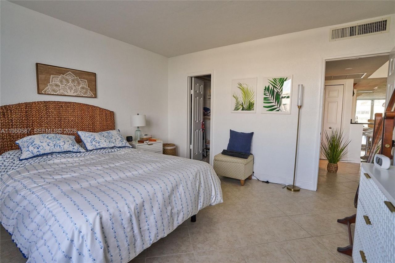 10350 W Bay Harbor Dr, Unit 8F, Bay Harbor Islands, FL 33154 Photo