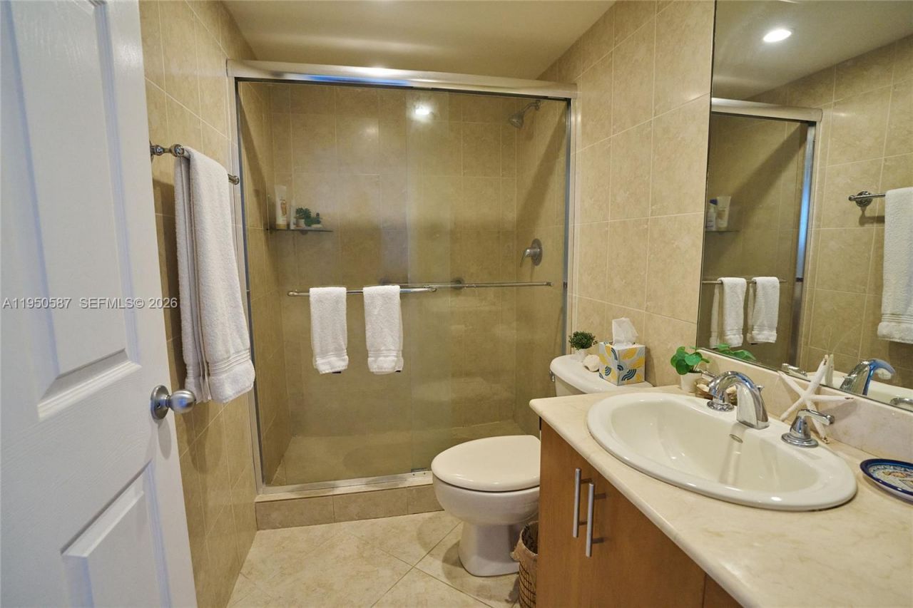 10350 W Bay Harbor Dr, Unit 8F, Bay Harbor Islands, FL 33154 Photo