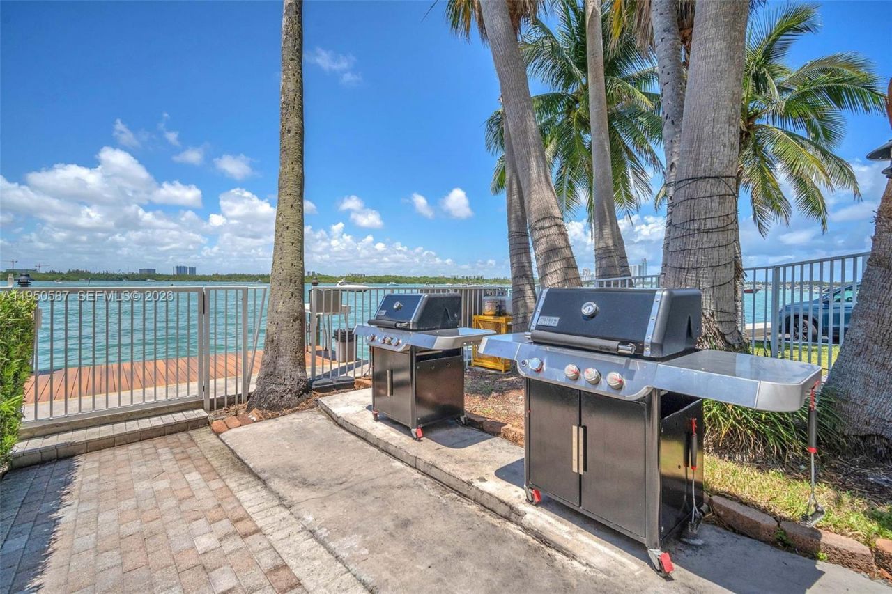 10350 W Bay Harbor Dr, Unit 8F, Bay Harbor Islands, FL 33154 Photo