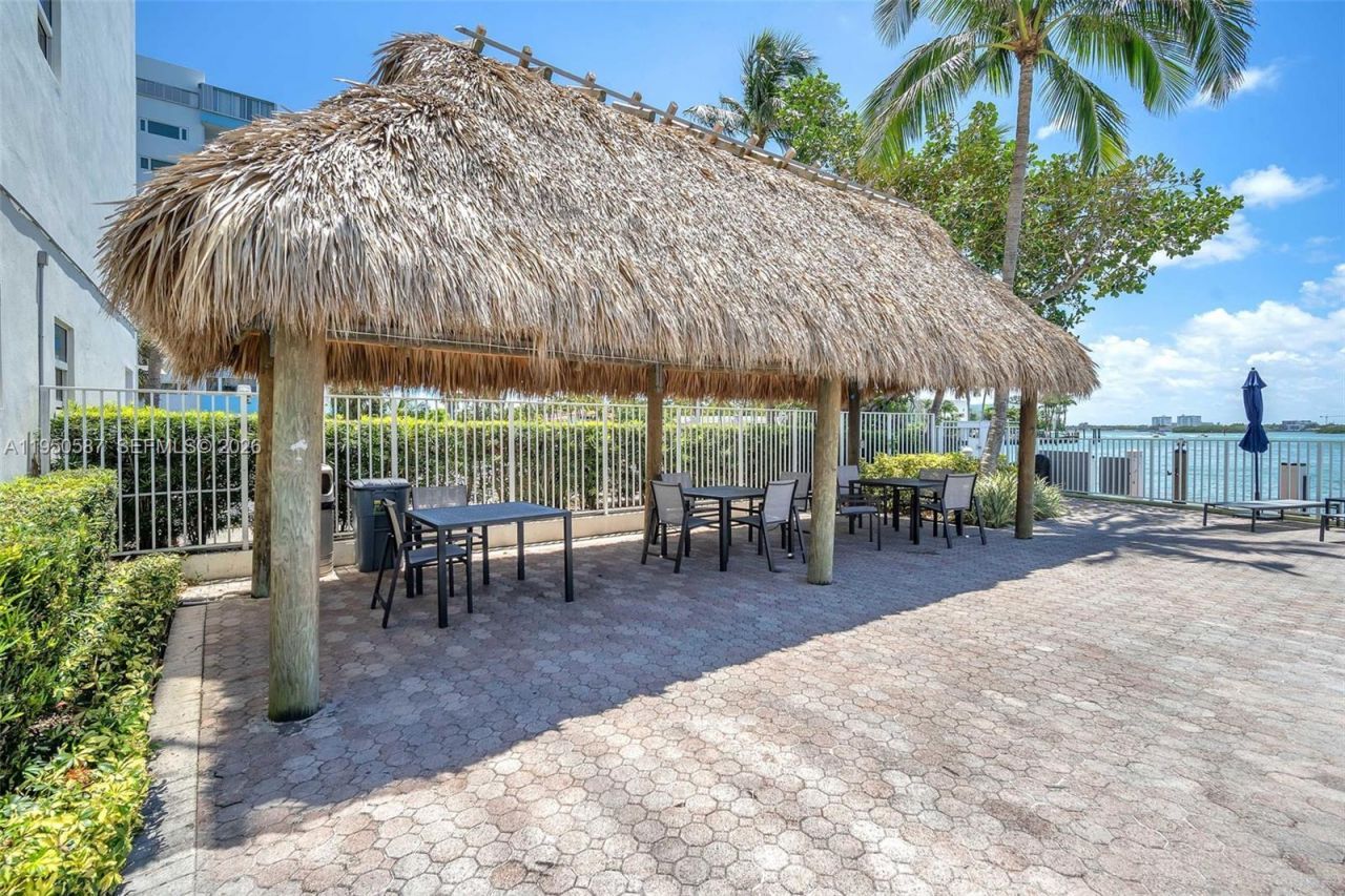 10350 W Bay Harbor Dr, Unit 8F, Bay Harbor Islands, FL 33154 Photo