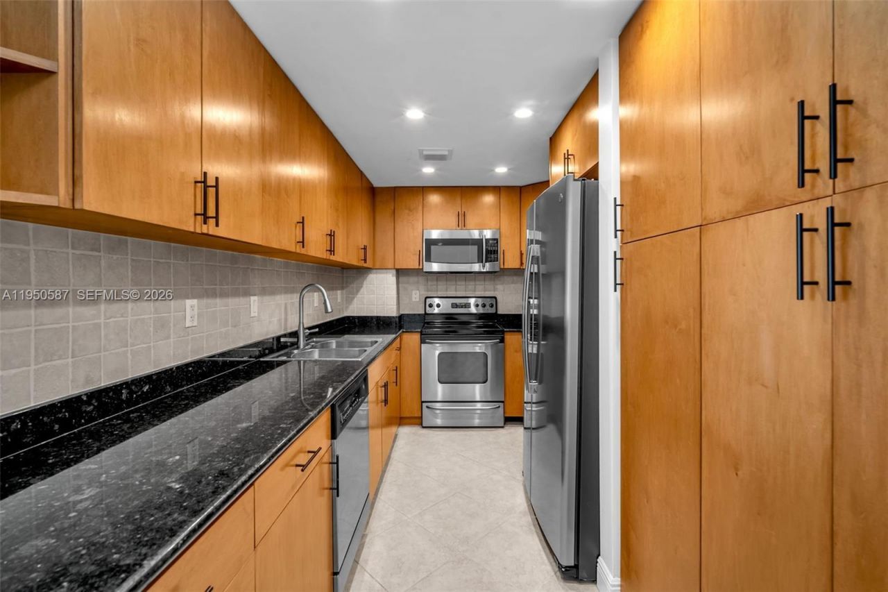 10350 W Bay Harbor Dr, Unit 8F, Bay Harbor Islands, FL 33154 Photo