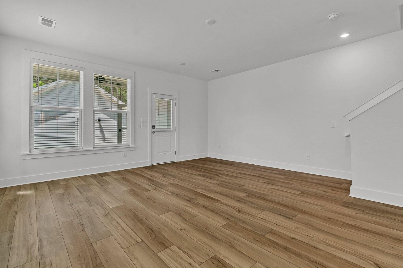 110 Crimson Street Photo 11