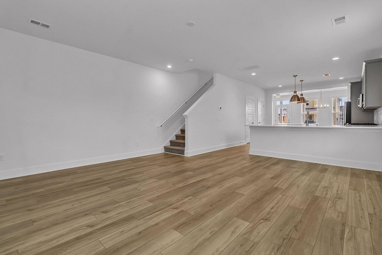 110 Crimson Street Photo 12