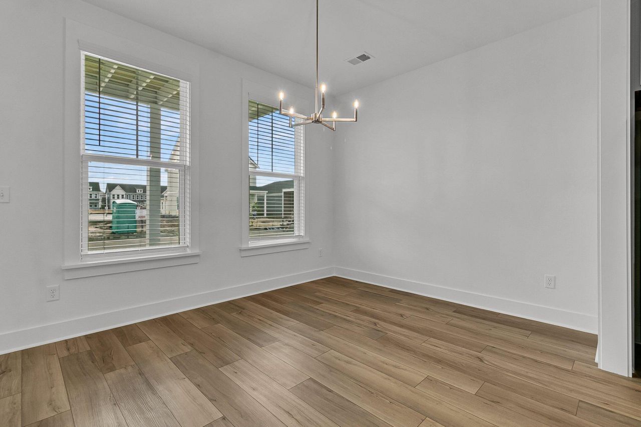 110 Crimson Street Photo 17