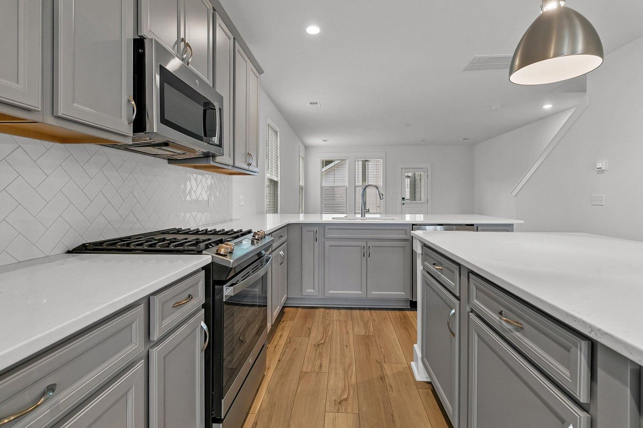 110 Crimson Street Photo 23