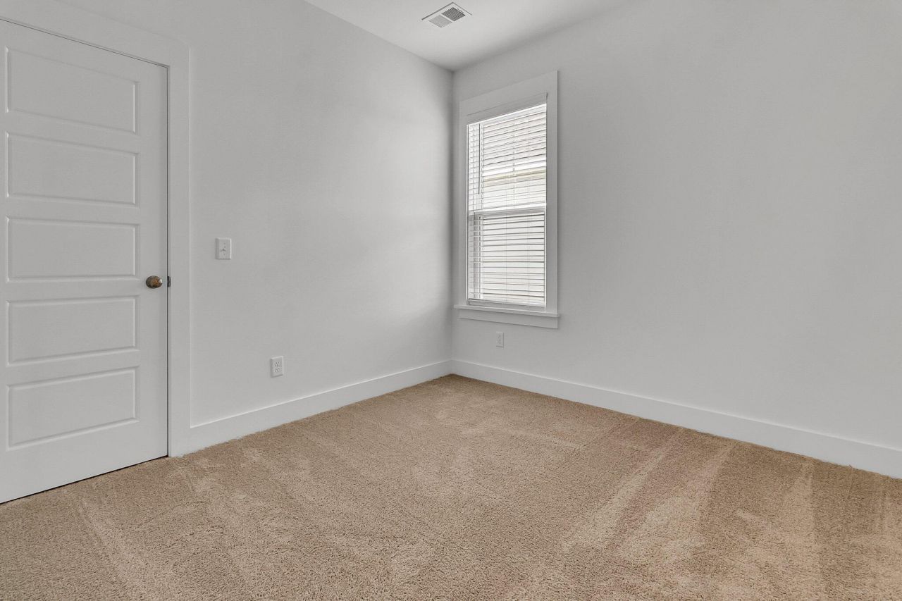 110 Crimson Street Photo 32