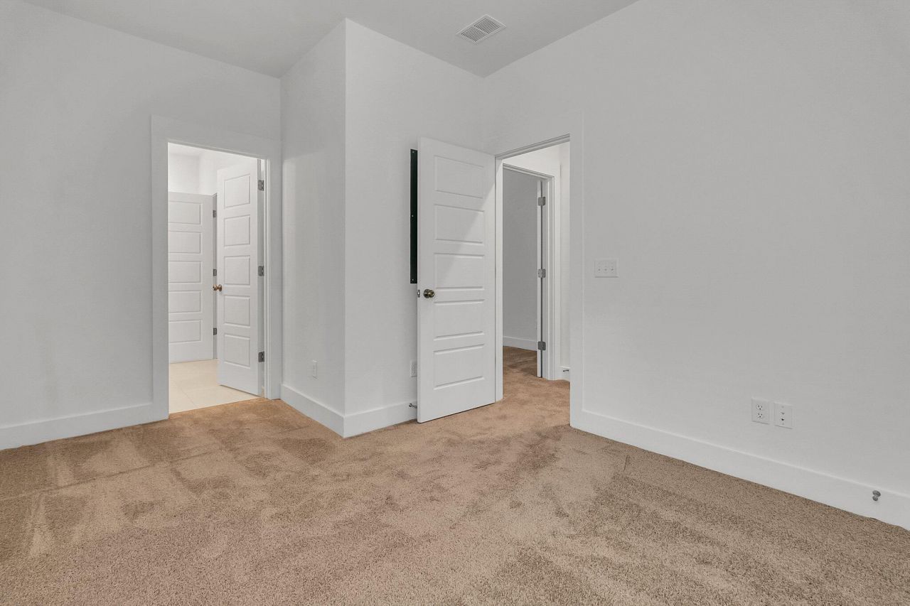 110 Crimson Street Photo 33