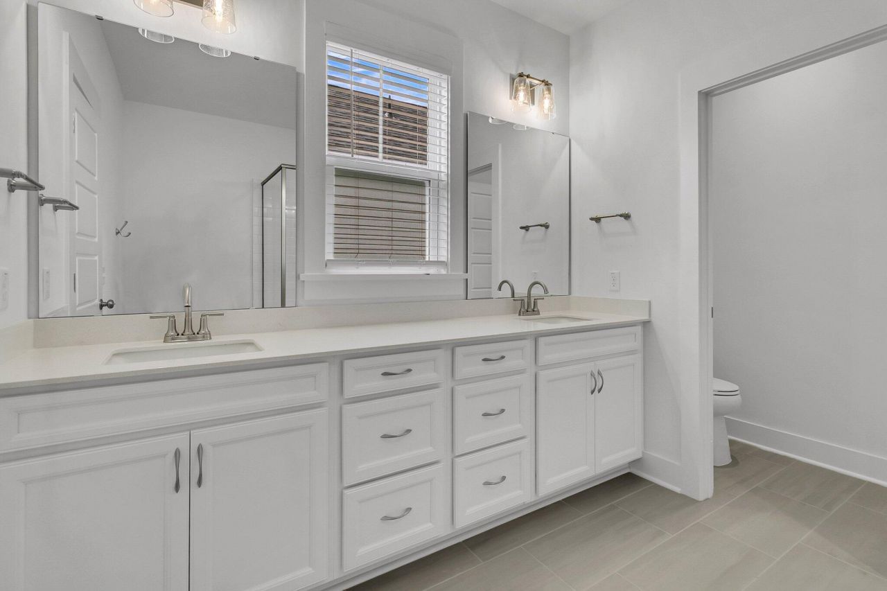 110 Crimson Street Photo 37