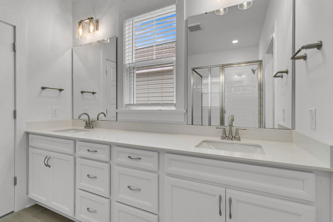 110 Crimson Street Photo 38