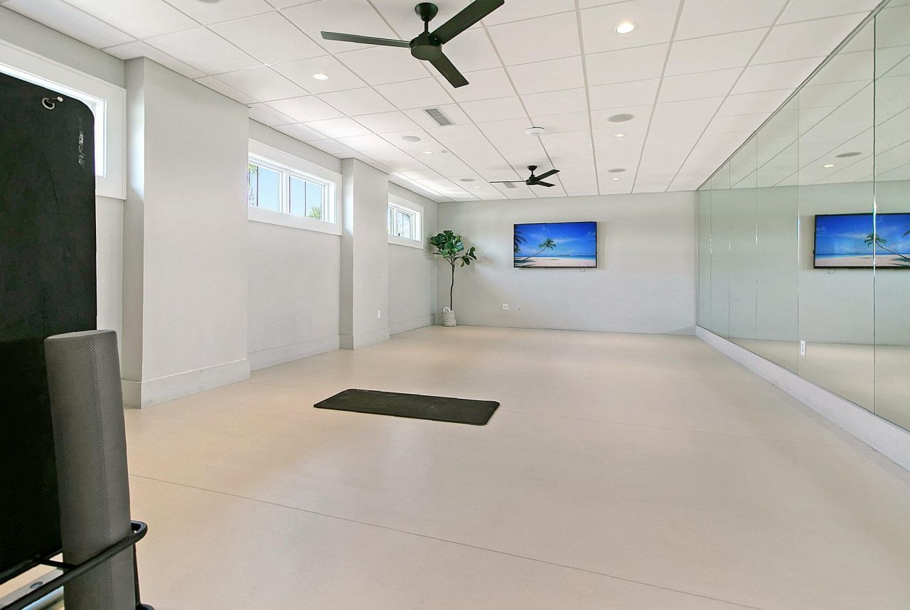 110 Crimson Street Photo 60