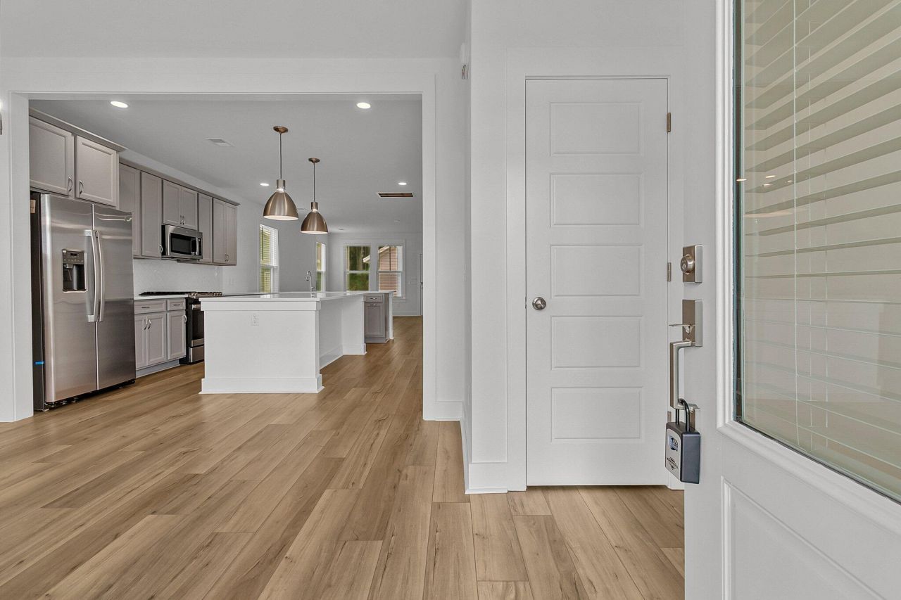 110 Crimson Street Photo 9