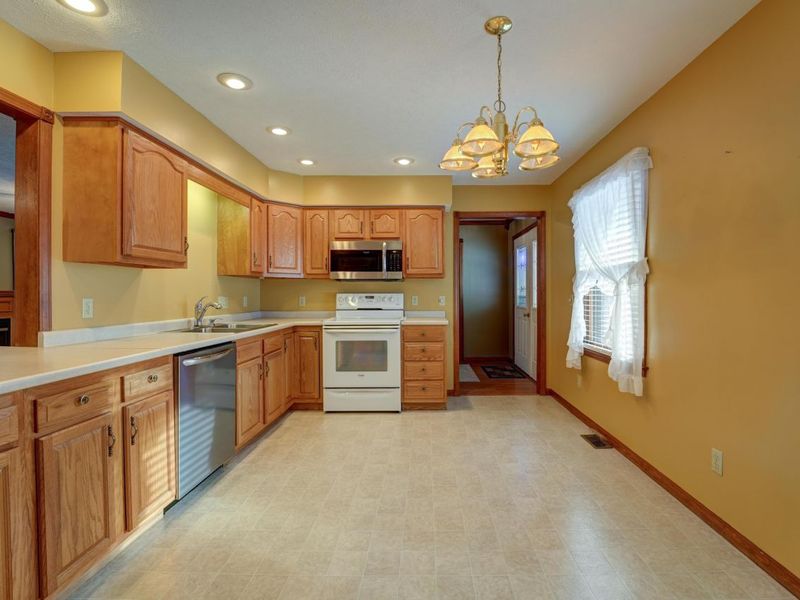 203 Westbury Drive, Greenville, OH 45331 Photo 12