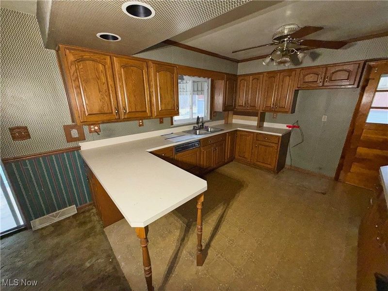 141 WEST Boulevard, Mingo Junction, OH 43938 Photo 14