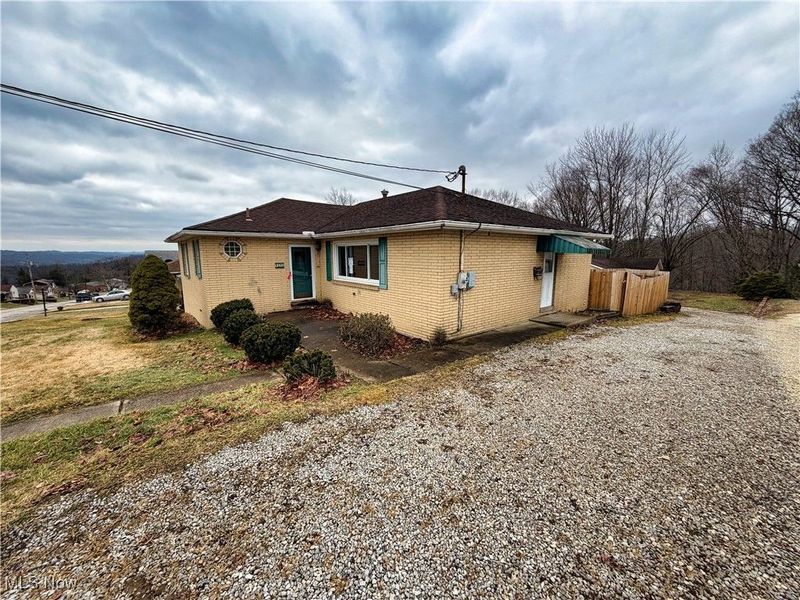 141 WEST Boulevard, Mingo Junction, OH 43938 Photo 3