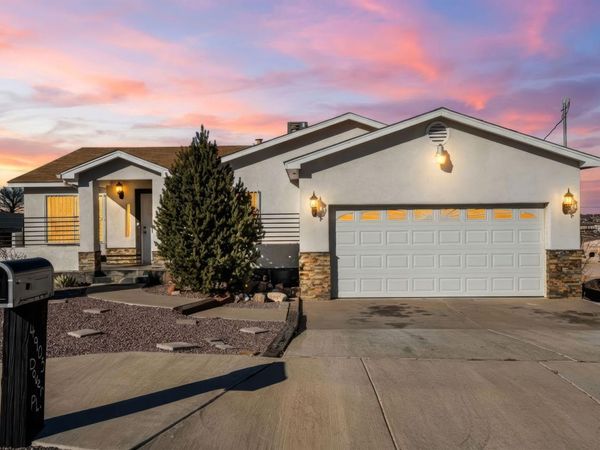 4905 Dover Place NW, Albuquerque, NM 87114