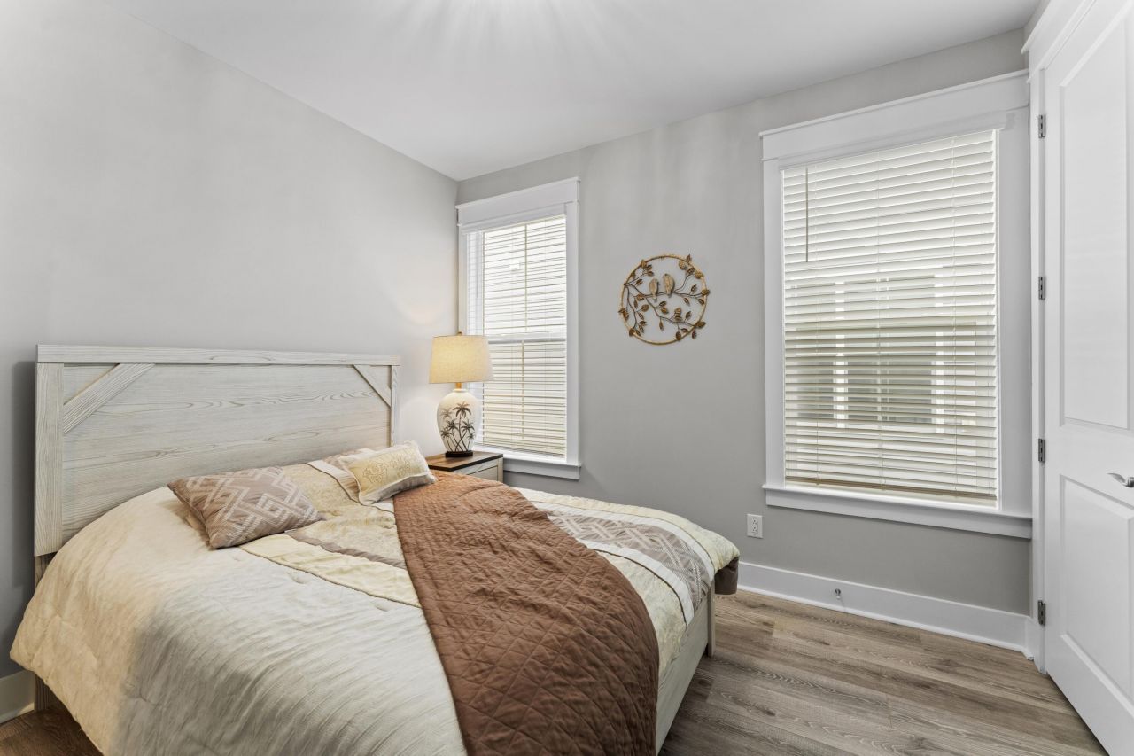 119 Leeward Landing Photo 17