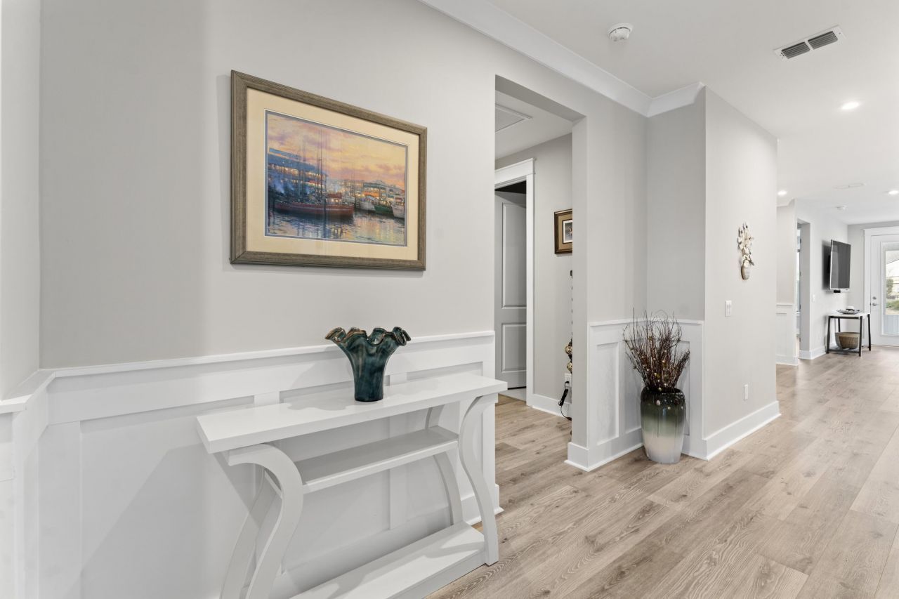 119 Leeward Landing Photo 9