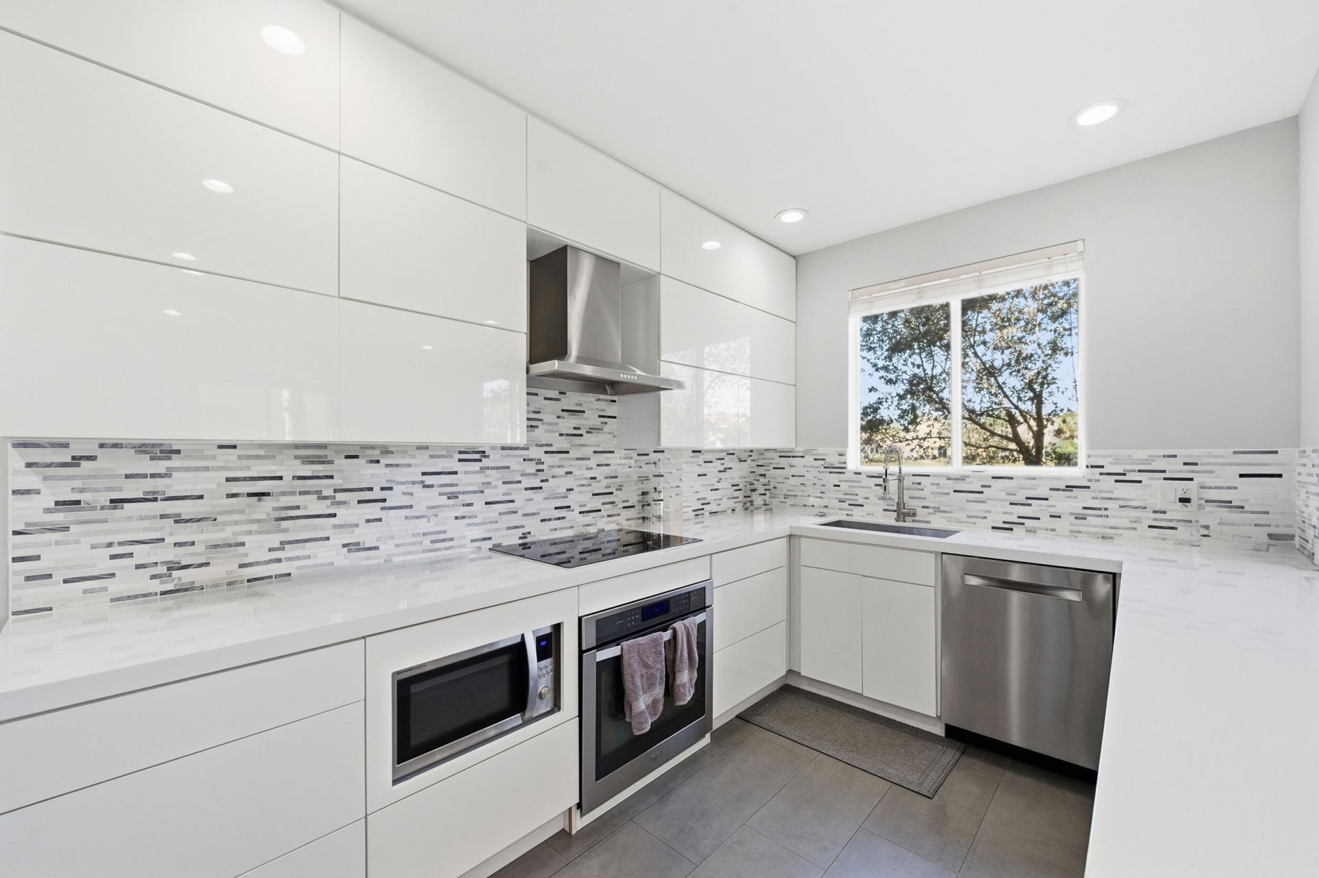 1725 Carvelle Drive, Riviera Beach, FL 33404 Photo