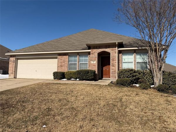 305 Woodridge Drive, Oak Point, TX 75068