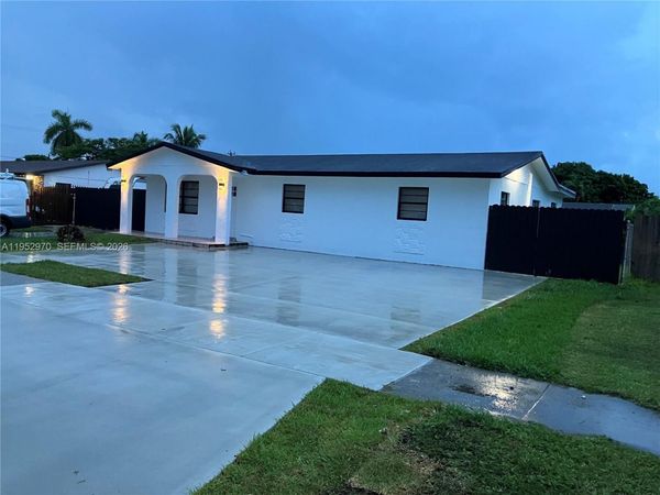 15621 SW 302nd St , Homestead, FL 33033