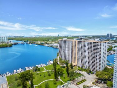 290 174 STREET, Unit 1006, SUNNY ISLES BEACH, FL 33160