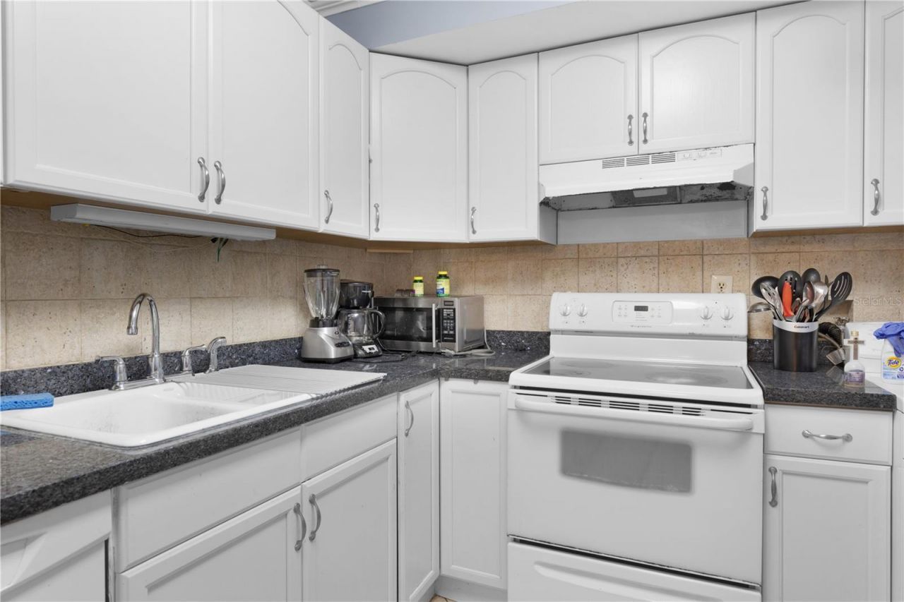 290 174 Street, Unit 1006, Sunny Isles Beach, FL 33160 Photo