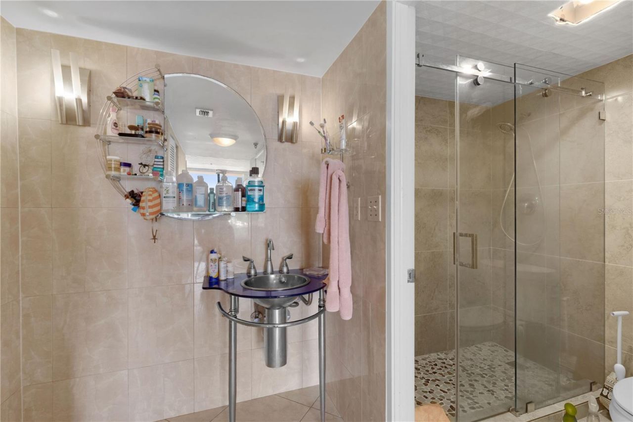 290 174 Street, Unit 1006, Sunny Isles Beach, FL 33160 Photo