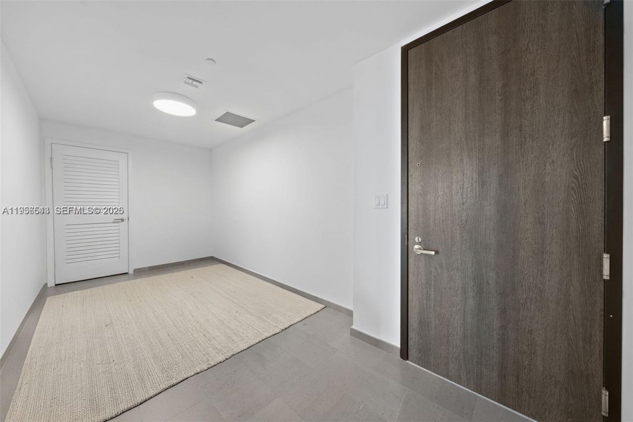 88 SW 7th St, Unit 2104, Miami, FL 33130 Photo