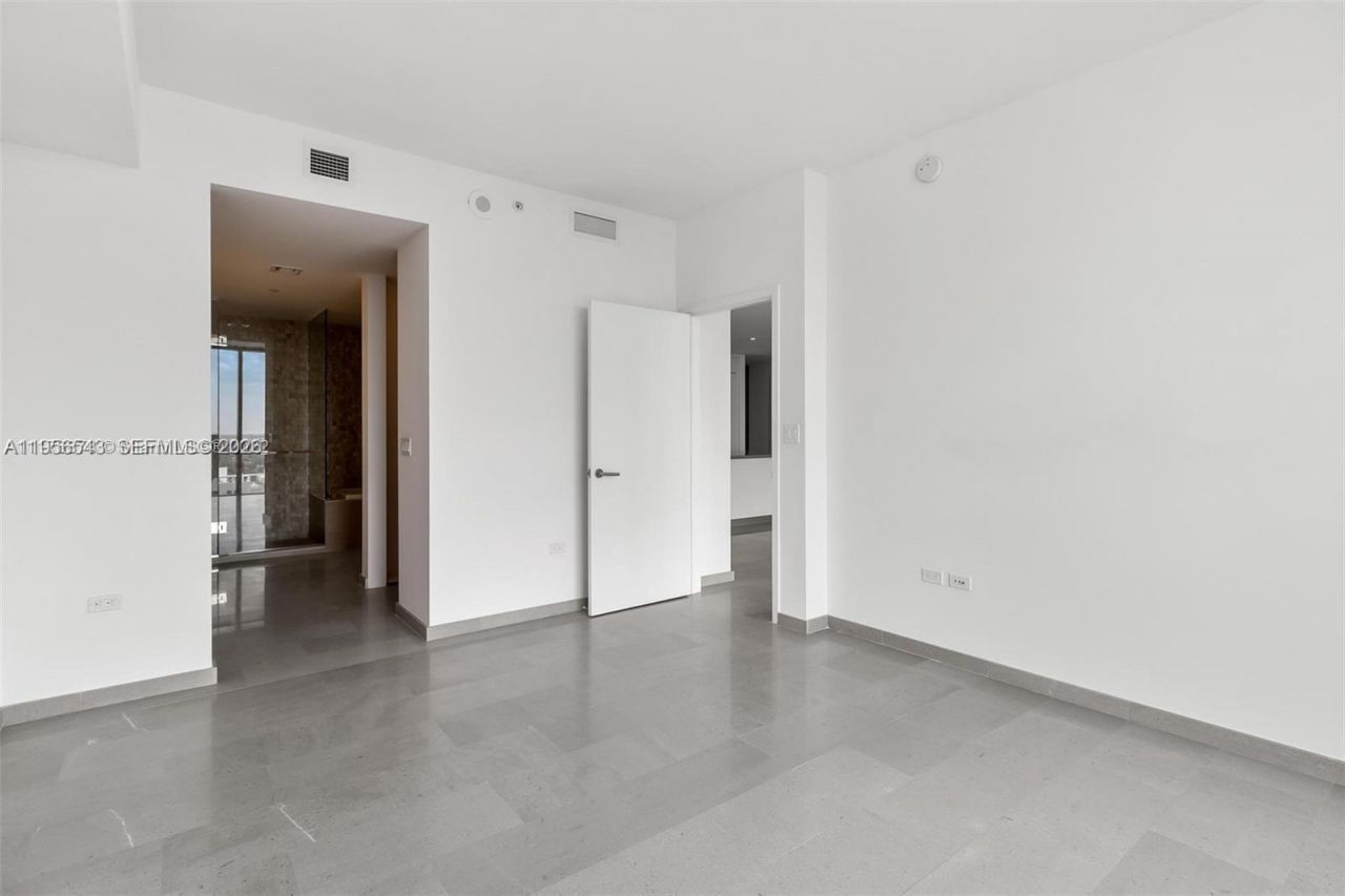 88 SW 7th St, Unit 2104, Miami, FL 33130 Photo