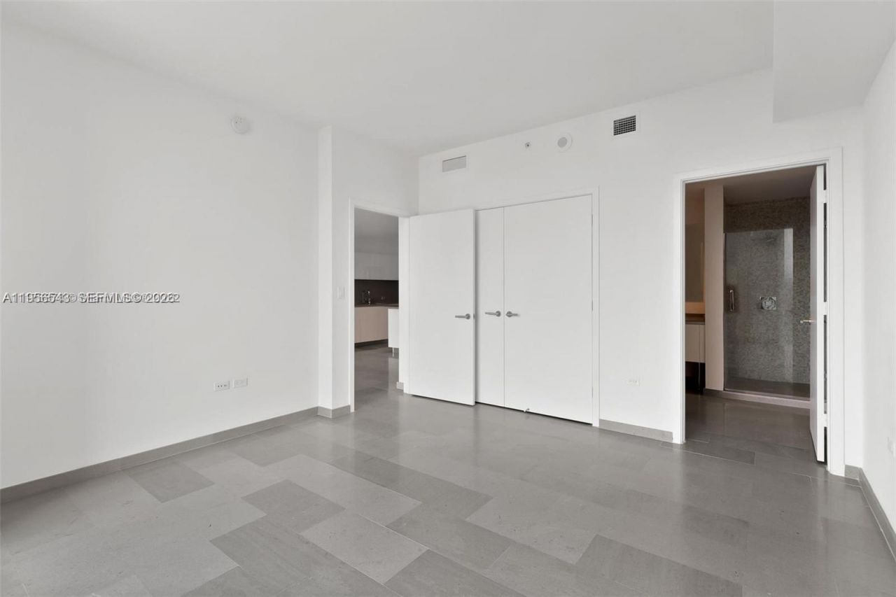 88 SW 7th St, Unit 2104, Miami, FL 33130 Photo