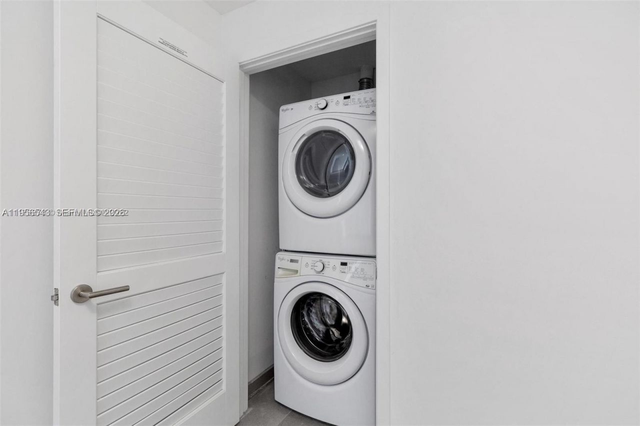 88 SW 7th St, Unit 2104, Miami, FL 33130 Photo