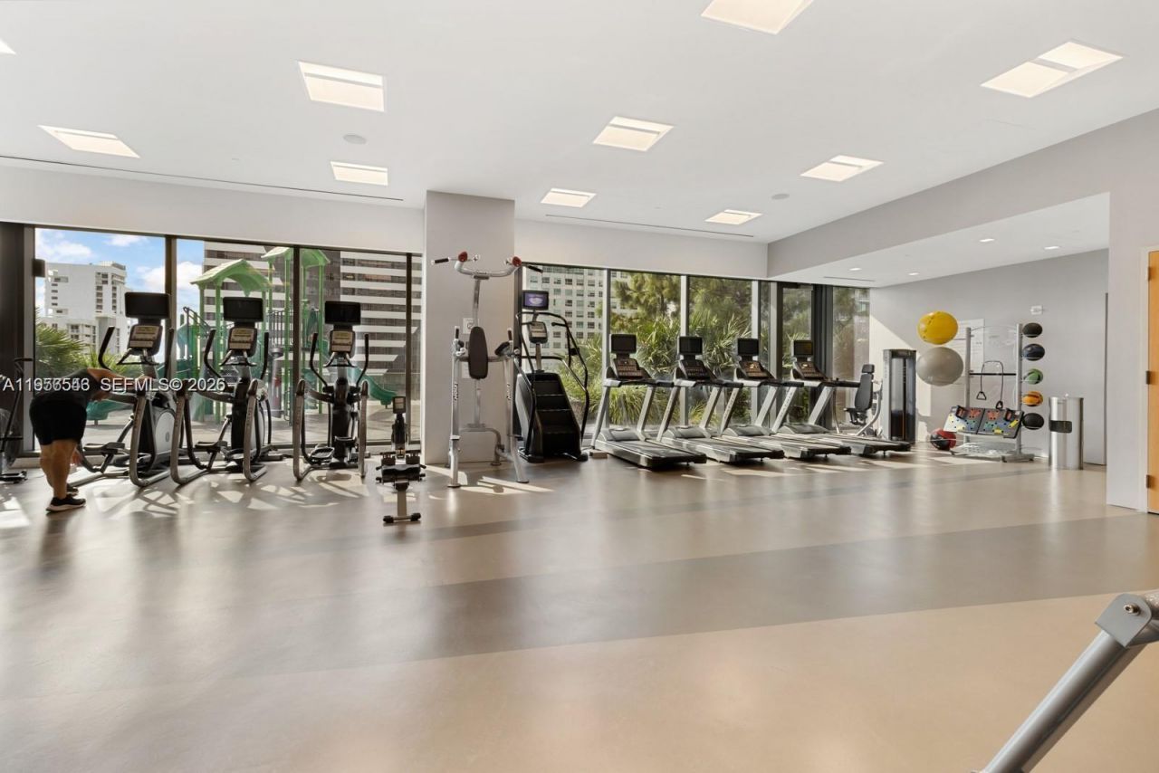 88 SW 7th St, Unit 2104, Miami, FL 33130 Photo