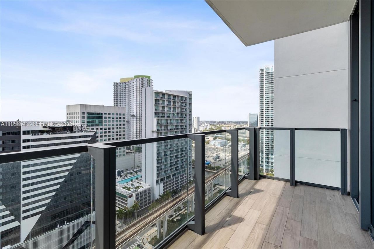 88 SW 7th St, Unit 2104, Miami, FL 33130 Photo