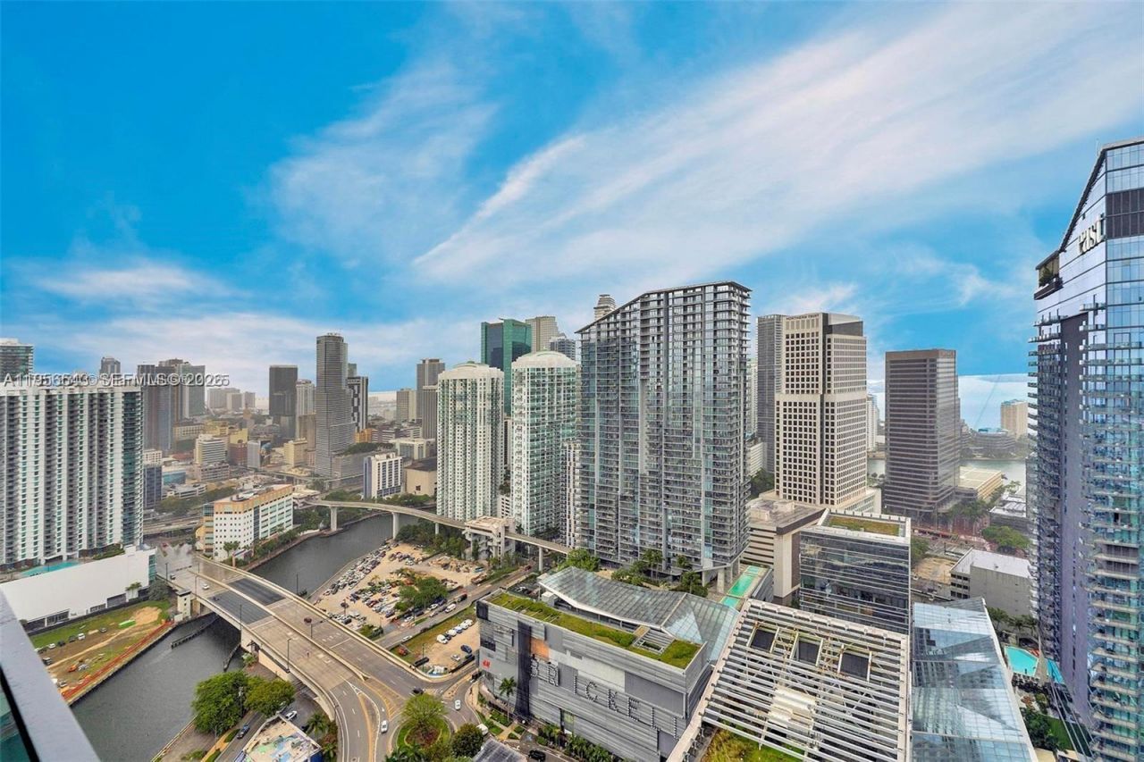 88 SW 7th St, Unit 2104, Miami, FL 33130 Photo