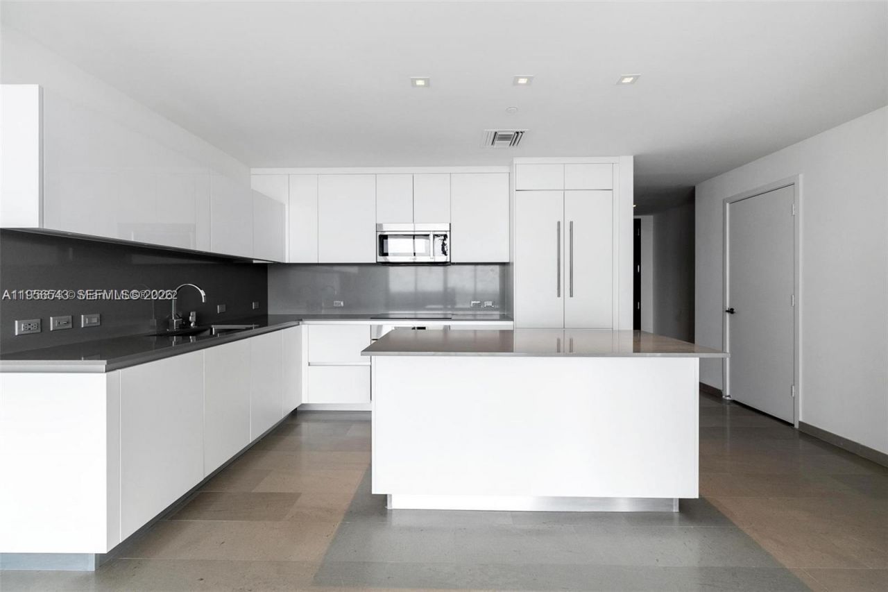 88 SW 7th St, Unit 2104, Miami, FL 33130 Photo