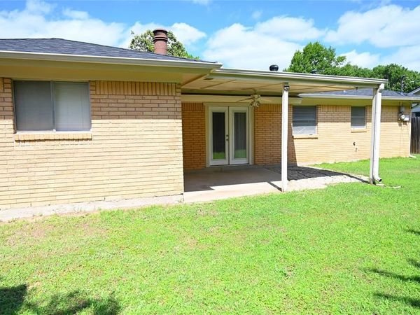 1352 Simpson Drive, Hurst, TX 76053